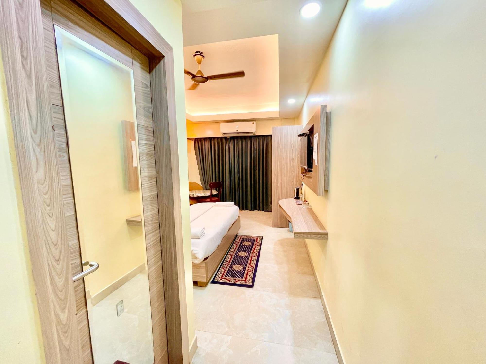 Hotel Rb International ! Puri Near-Sea-Beach-And-Temple Fully-Air-Conditioned-Hotel With-Lift-And-Card Payment Accepted-Parking-Facility, Best Hotel In Puri Exterior foto
